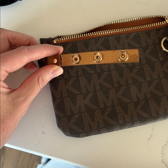 Michael Kors Dark Brown Crossbody belt Bag with gold chain link hardware - Picture 11 of 12